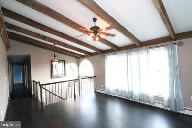 561 Fernwood Ave, Saint Clair, PA 17970 - photo 4