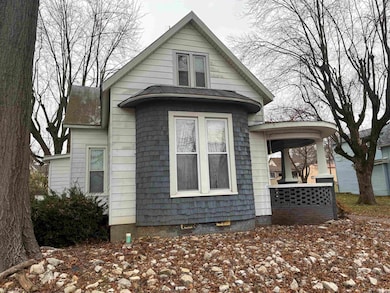 355 W Walnut St, Elberfeld, IN 47613 - photo 2