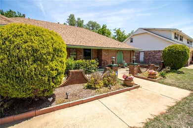 7140 N Comanche Ave, Warr Acres, OK 73132 - photo 4