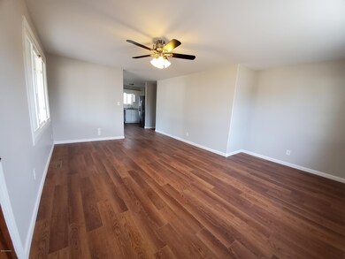 529 Oak Ln, Jacksonville, NC 28540 - photo 2