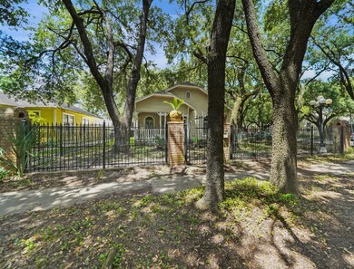 845 Rutland St, Houston, TX 77007 - photo 7