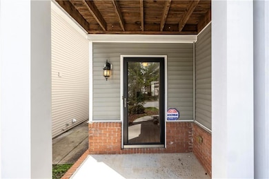 663 Lakes Cir, Lithonia, GA 30058 - photo 3