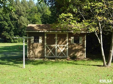 1104 Mchaney Rd, Harrisburg, IL 62946 - photo 3