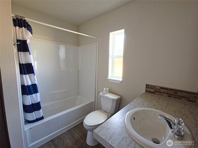 1303 30th St unit 21, Seaview, WA 98644 - photo 7
