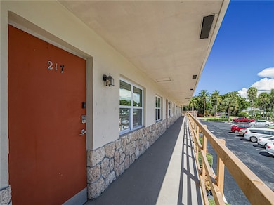 923 22nd Place unit 217, Vero Beach, FL 32960 - photo 5