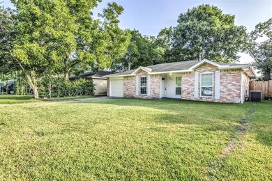 16647 Forest Bend Ave, Friendswood, TX 77546 - photo 2