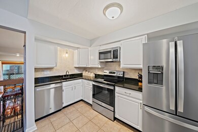179 Tall Oaks Dr unit E, South Weymouth, MA 02190 - photo 3