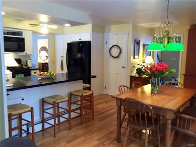 Eat-in Kitchen