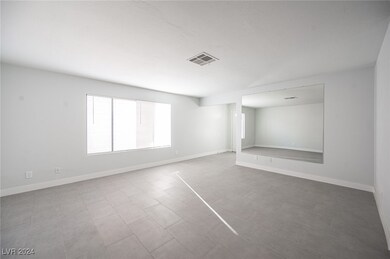 2828 Edge Rock Cir, Las Vegas, NV 89117 - photo 5