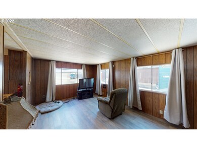 208 Rose Ave, Myrtle Creek, OR 97457 - photo 4