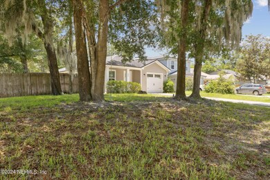 256 Aquarius Cir N, Jacksonville, FL 32216 - photo 4