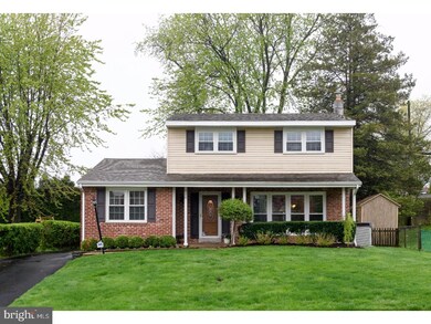 426 Hampshire Dr, Broomall, PA 19008 - photo 2