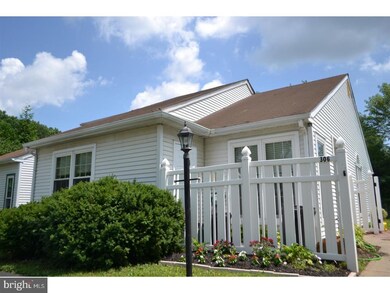 306 Woods Edge Dr, Langhorne, PA 19047 - photo 2