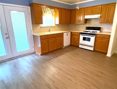 407 Anna Hobbs Ln, Eddy, TX 76524 - photo 2