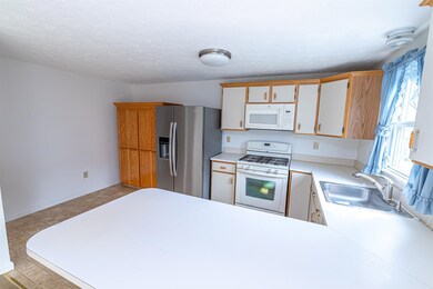 14 High Bridge Hill unit U174, Nashua, NH 03063 - photo 4