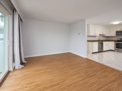 655 Plantation St unit 17 Bldg B, Worcester, MA 01605 - photo 3