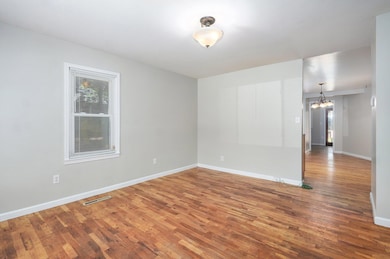 921 S Nettleton Ave-21