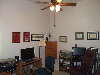 Studio/Study/Office.
