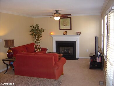 Den/Family/Great Room - Gas Fireplace, Ceiling Fan