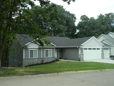 717 Eleanor Ct SE, Cedar Rapids, IA 52403 - photo 3