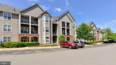 46614 Drysdale Terrace unit 203, Sterling, VA 20165 - photo 3