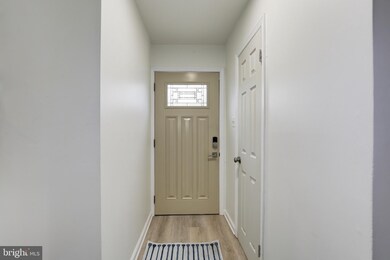 8427 Snowden Oaks Place, Laurel, MD 20708 - photo 3