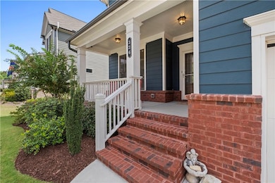 Doorway to property with a porch
