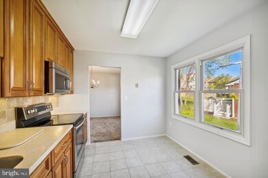 14914 Laurel Oaks Ln, Laurel, MD 20707 - photo 4