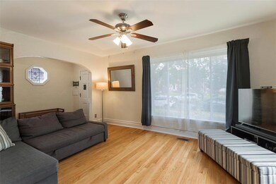 5238 Lindenwood Ave, Saint Louis, MO 63109 - photo 3