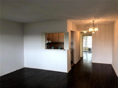 Beautiful laminate floors throughout