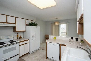 2404 81st Cir, Urbandale, IA 50322 - photo 6