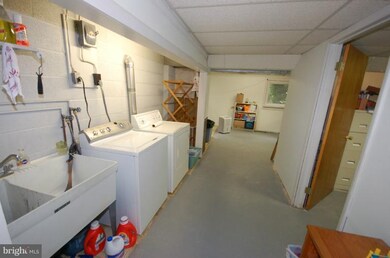 3109 Bryan Rd, Burtonsville, MD 20866 - photo 7