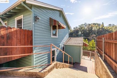 View of home's exterior