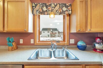 5180 Fox Sedge Ln, Fitchburg, WI 53711 - photo 6