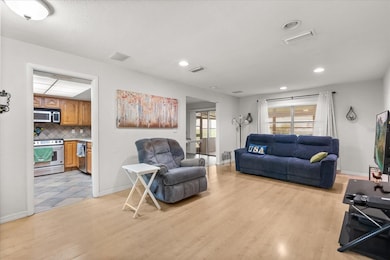 999 Eleanor Ave, Deltona, FL 32725 - photo 4