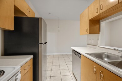 2403 Hartsfield Rd unit 303, Tallahassee, FL 32303 - photo 4