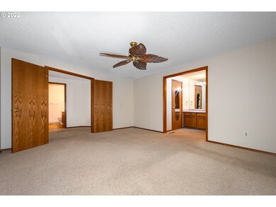 Bedroom, Owner's Suite