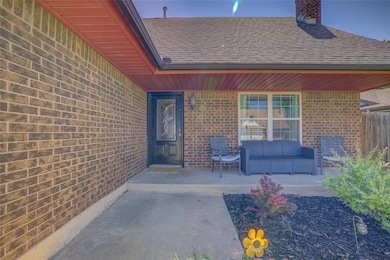 308 S Patterson Dr, Moore, OK 73160 - photo 3