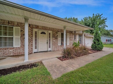 122 N 2nd St, Chouteau, OK 74337 - photo 2