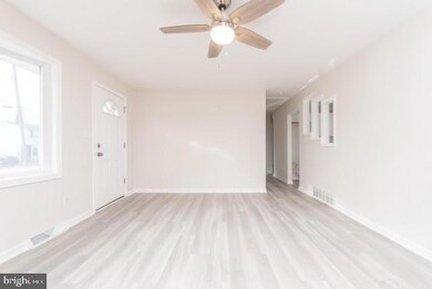 729 W 11th St, New Castle, DE 19720 - photo 4