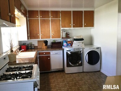 1535 Florence Ln, Davenport, IA 52804 - photo 5