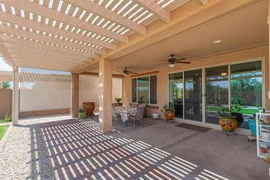 AMAZING PATIO SPACE WITH POWER SUN SHADE