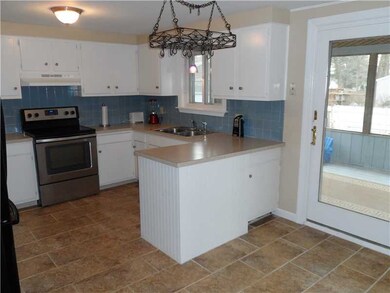 52 Cole Ave, Warwick, RI 02886 - photo 4