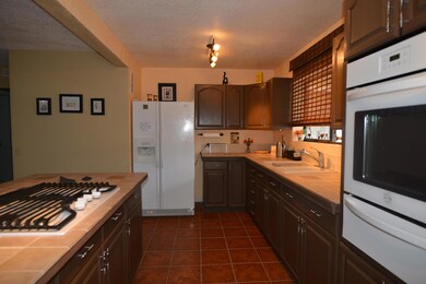 380 W Center St, Parowan, UT 84761 - photo 3