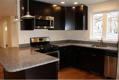 237 3rd St unit B, Lowell, MA 01850 - photo 3