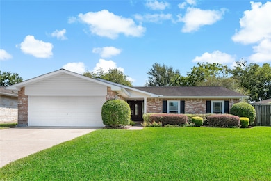 4315 Saffron Ln, Friendswood, TX 77546 - photo 2