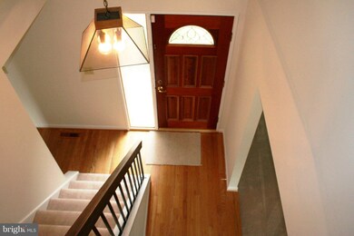 20508 Aspenwood Ln, Montgomery Village, MD 20886 - photo 2