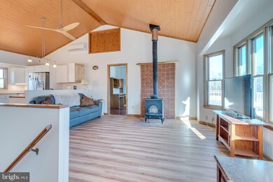 1409 McCubbins Hollow Rd, Gerrardstown, WV 25420 - photo 5