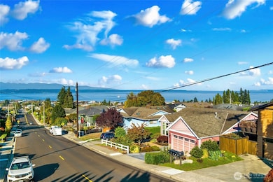 833 Walnut St, Edmonds, WA 98020 - photo 2