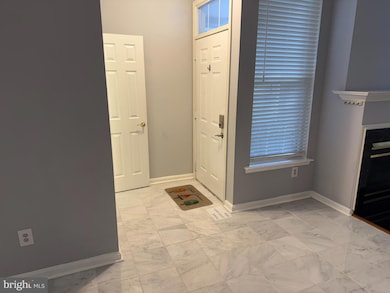 13 Crusader Ct, Germantown, MD 20874 - photo 2